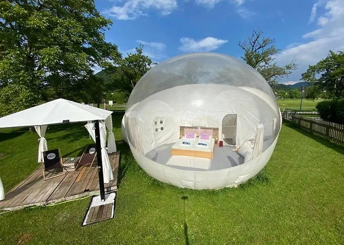 Bubble Tent Οργανωμένο κάμπινγκ